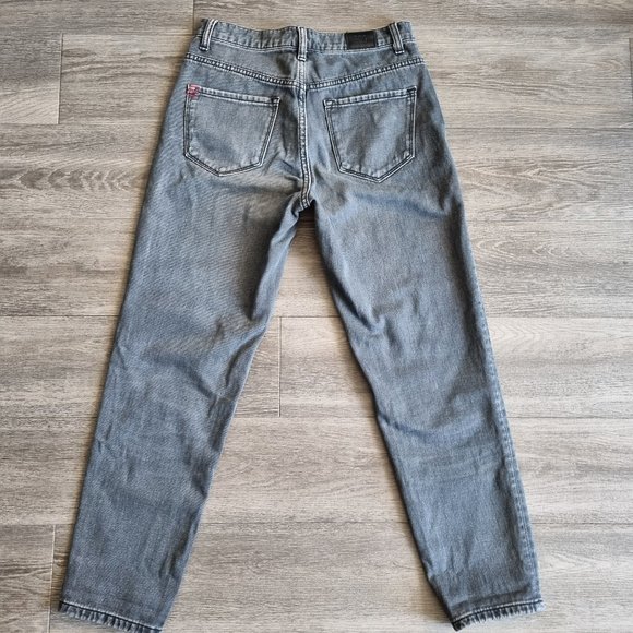 Urban Outfitters BDG High-Waisted Mom Jean Black Washed Denim Size 26 - Picture 4 of 7